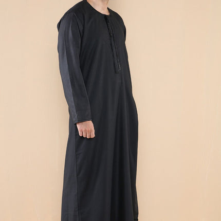 Mens Black Thobe Jubba Saudi Islamic Arab Eid Emirati Kaftan Jubbah Tassel Robe