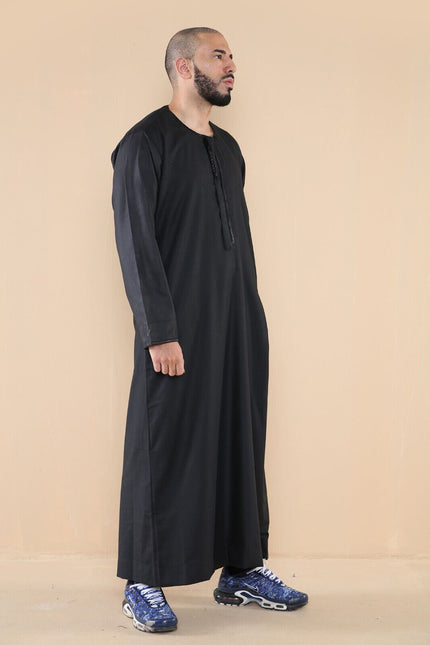 Mens Black Thobe Jubba Saudi Islamic Arab Eid Emirati Kaftan Jubbah Tassel Robe