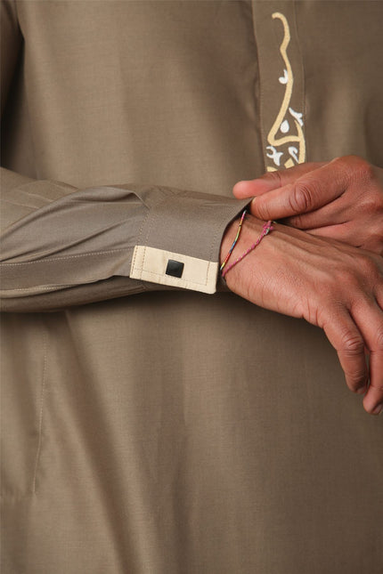 Men's Brown Thobe Arab Saudi Emirati Islamic Clothing Jubba Robe