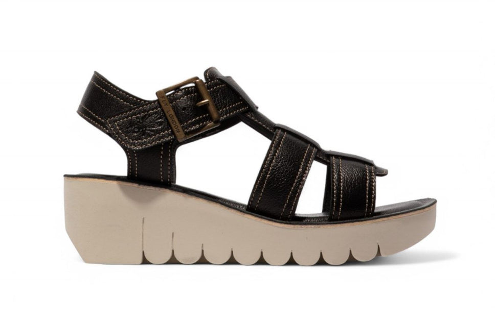 Fly London Women's Yudd236Fly Black Mousse Leather Wedge Sandals