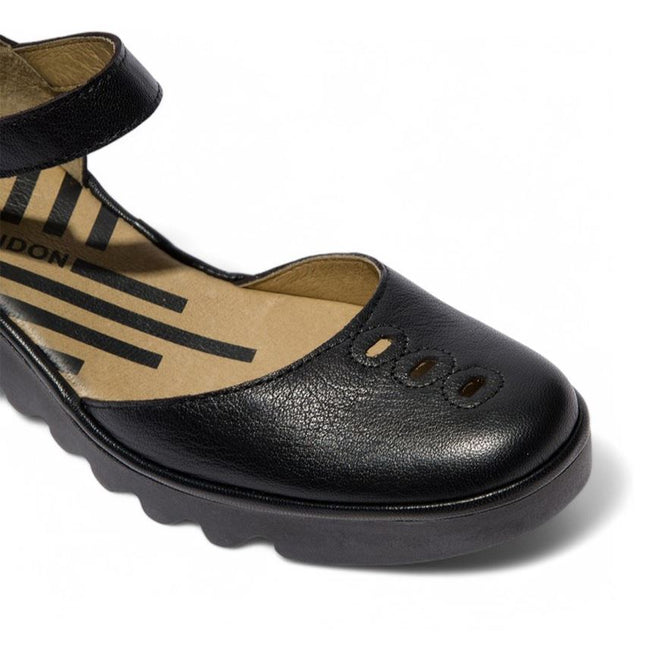 Fly London Women's Black Biso305Fly Mousse Leather Wedge Sandals