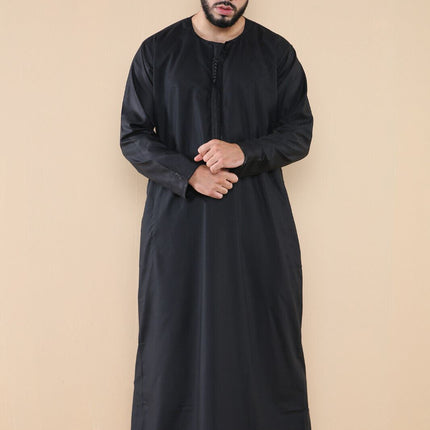 Mens Black Thobe Jubba Saudi Islamic Arab Eid Emirati Kaftan Jubbah Tassel Robe