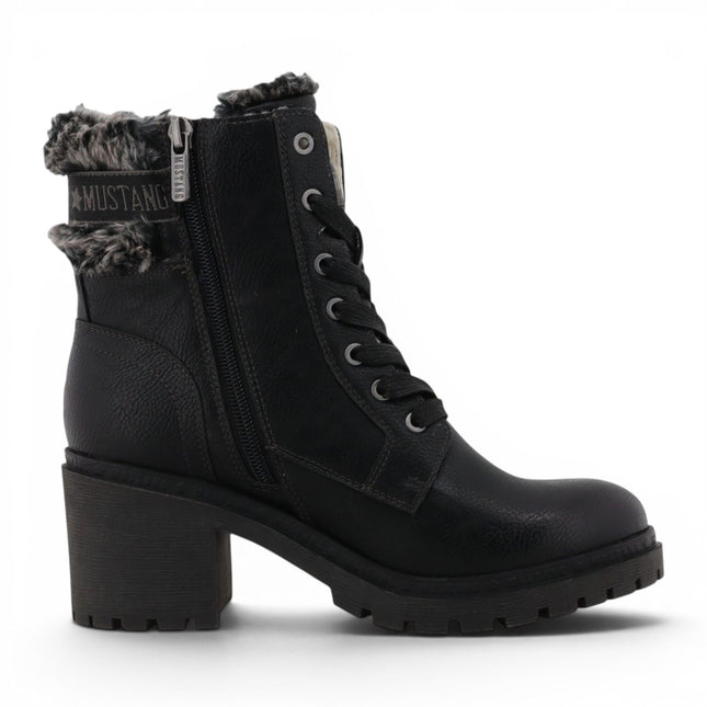 Mustang Women's Black Winter Warm Heeled Lace-Up Boots - M0122001