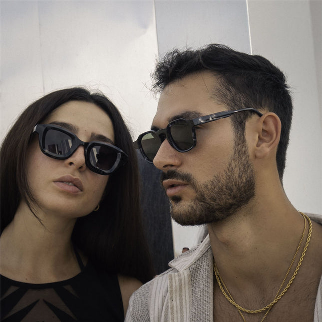De-Gamme Black Geometric Frame Square Polarized Sunglasses - Saint Marlo